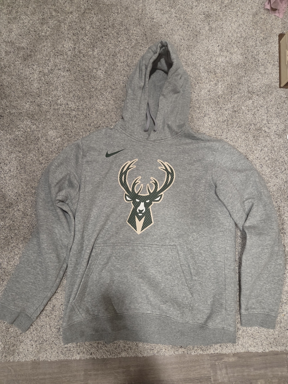 Nike Men’s Gray Milwaukee Bucks Hoodie with Green Logo